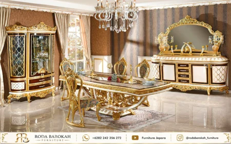 Desain Ruang Makan Ukir Klasik Lengkap Lemari Hias